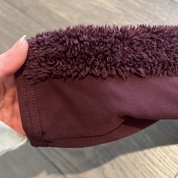 Nike plum Sherpa pullover - Picture 3 of 8